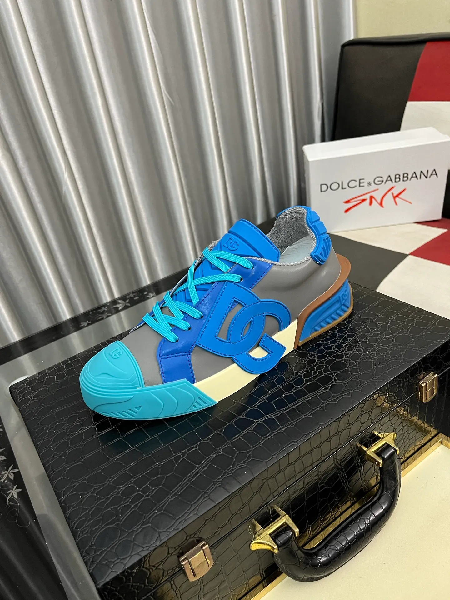 Men's shoes💰500⌚️⌚️【DG】Latest official website high-top casual, men's shoes original quality imported cowhide➕Yangli [Proud] In terms of materials and workmanship, it beats all versions on the market💕Highest quality shipments. Real photos, imported fabrics highlight the unique charm of the brand😘The shoelaces are also original custom-made👻Classic lace-up shoes are very comfortable on the feet, sizes 35-465️⃣colors available